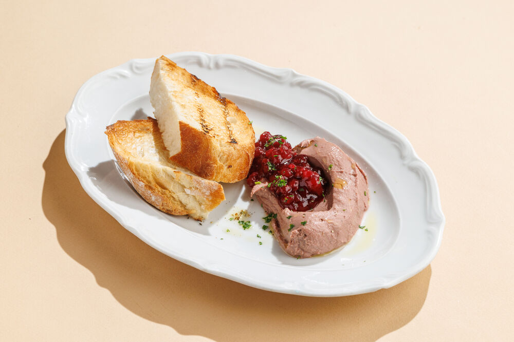 Chicken liver pâté with lingonberry sauce