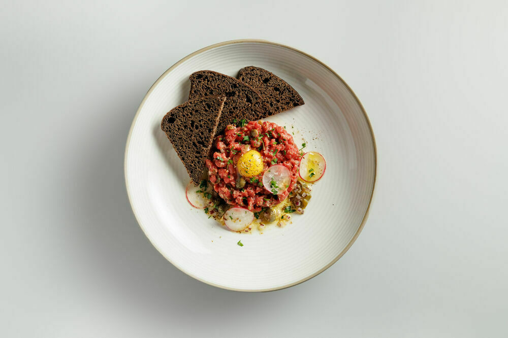 Tartare made from farm‑raised beef