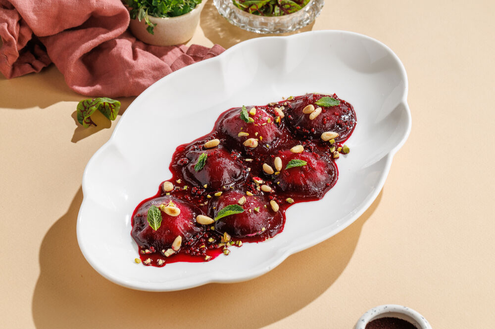 Roasted beetroot with Adjarian-style nadugi