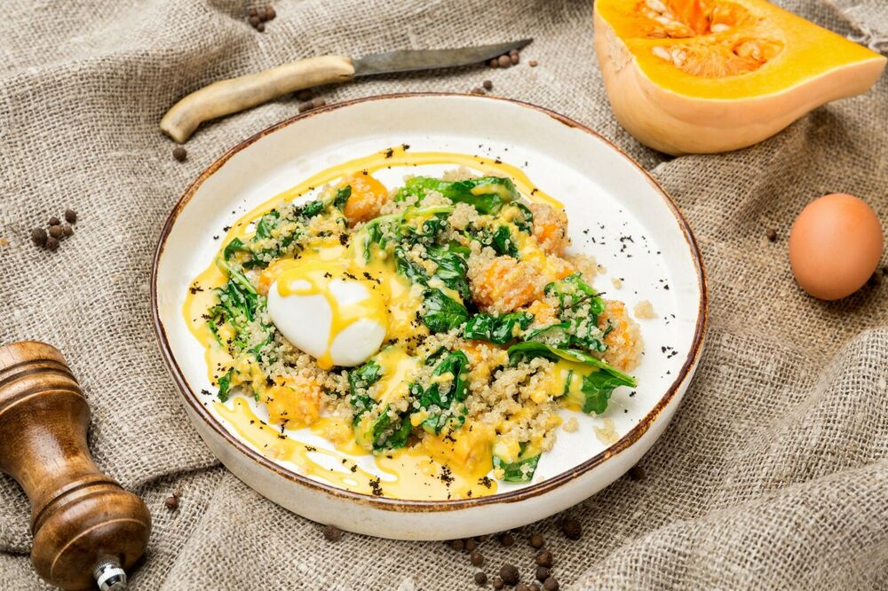 Quinoa with pumpkin and spinach