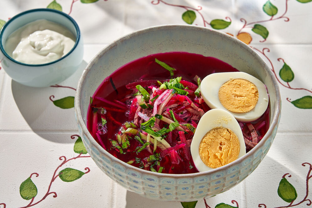 Beetroot soup with beef