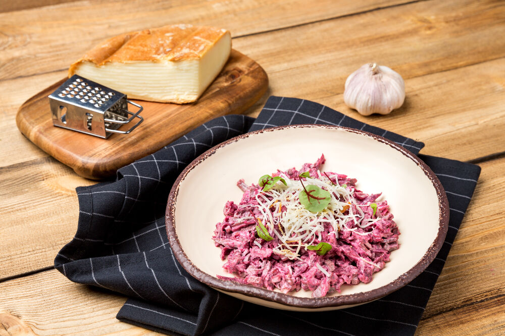 *Salad with veal and beetroot 1 kg