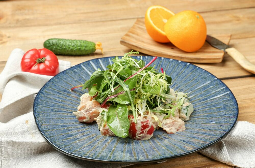 Salad with smoked salmon