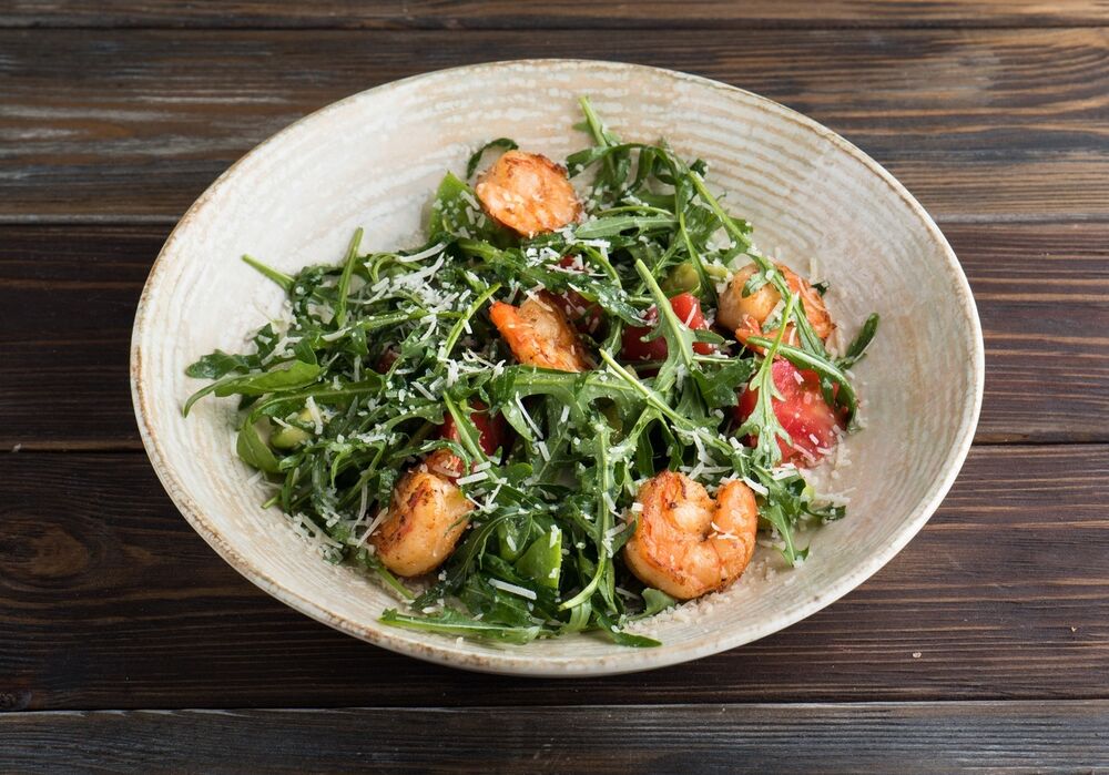 Salad "Arugula with shrimps"