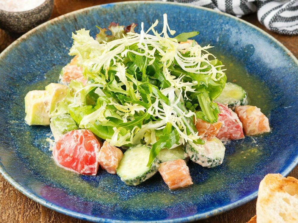Salad with smoked salmon