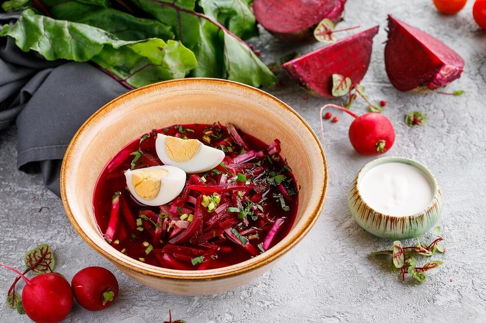 Beetroot soup with ham