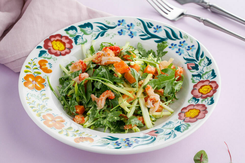 Rocket salad with crawfish and baked pumpkin