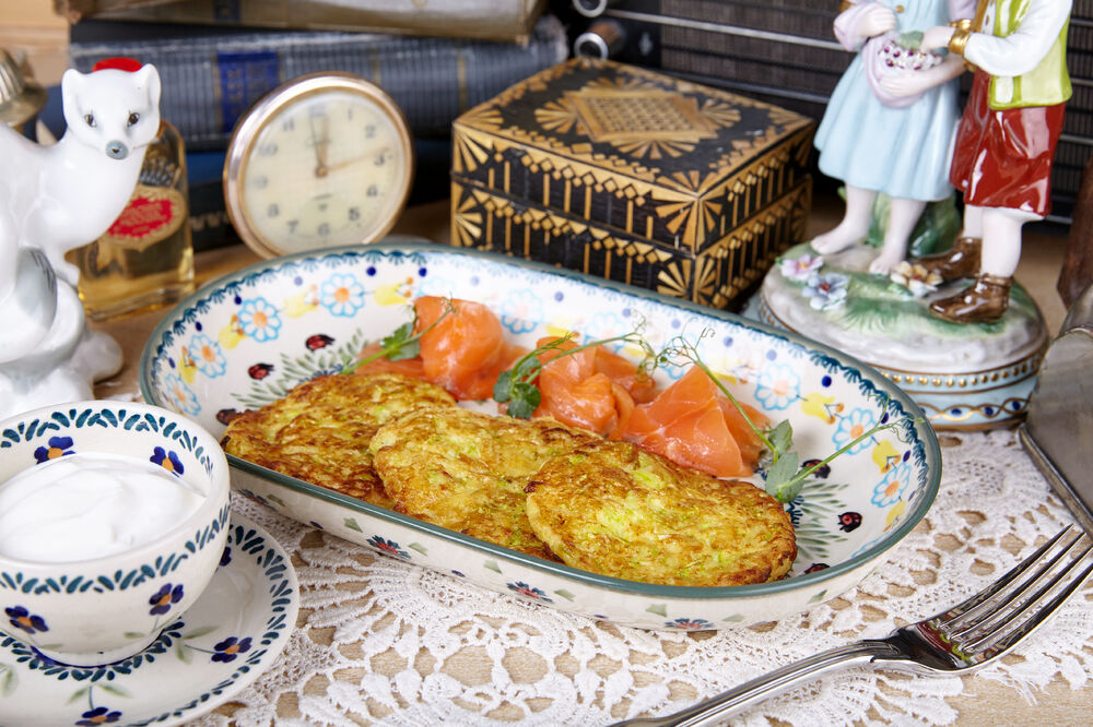 Zucchini pancakes with lightly salted salmon