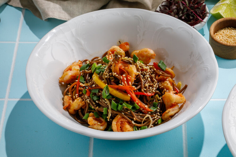 Buckwheat soba noodles with shrimps