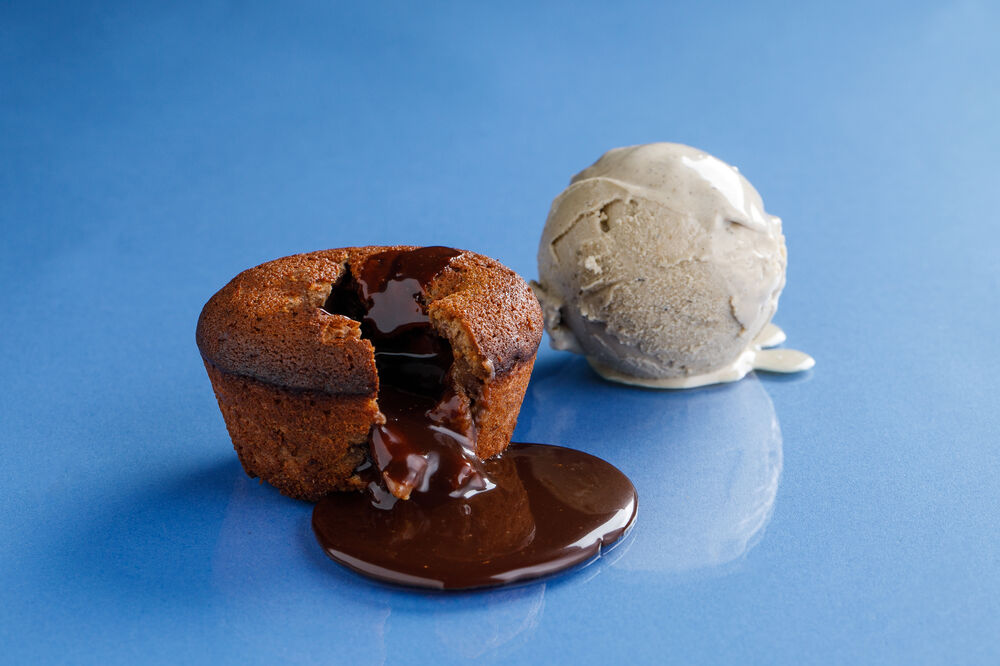 Chocolate fondant with ice cream, halva