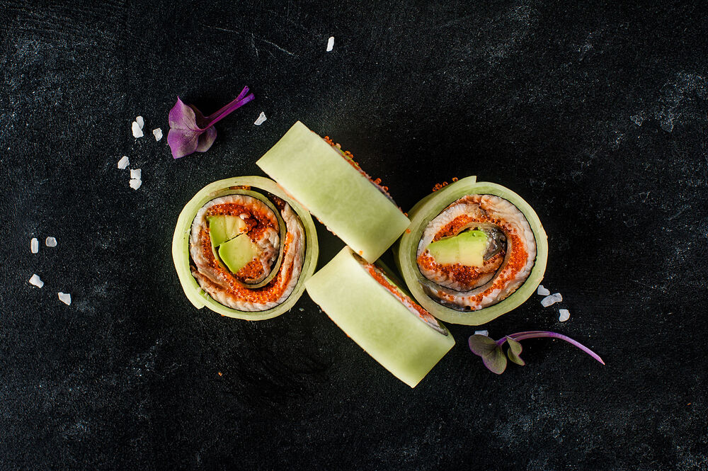 Vegetable roll with eel
