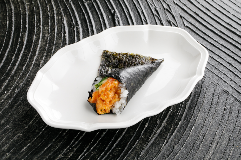 Hand roll Spicy salmon