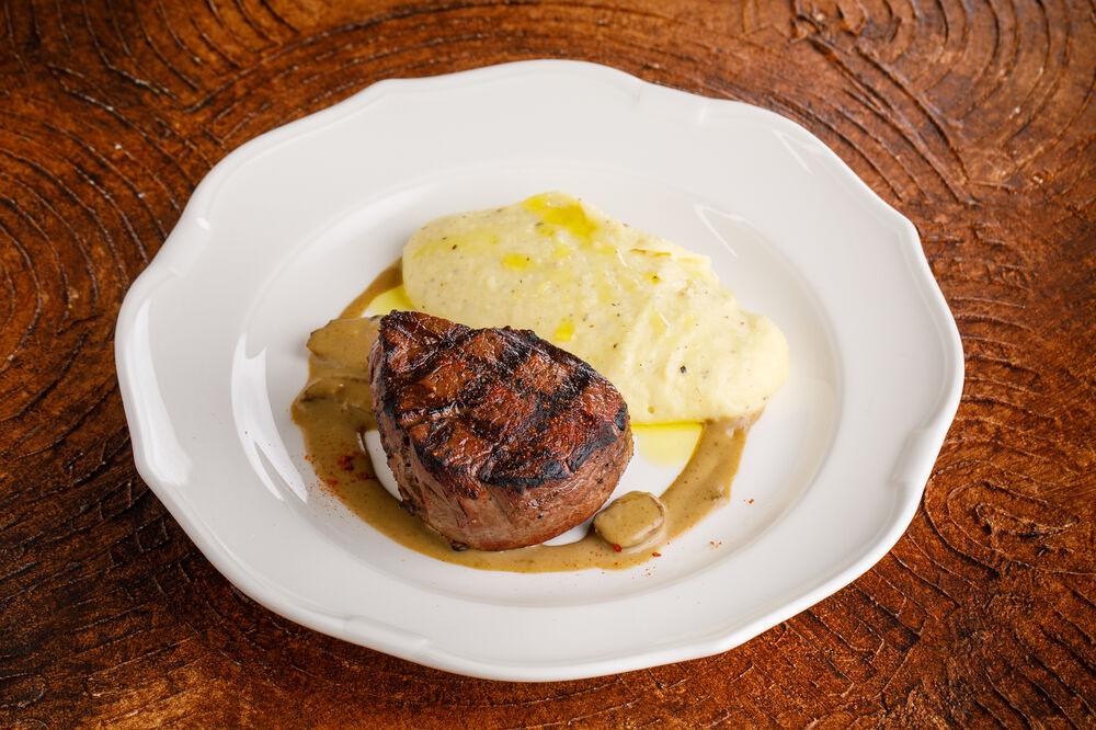 Fillet mignon with ceps 