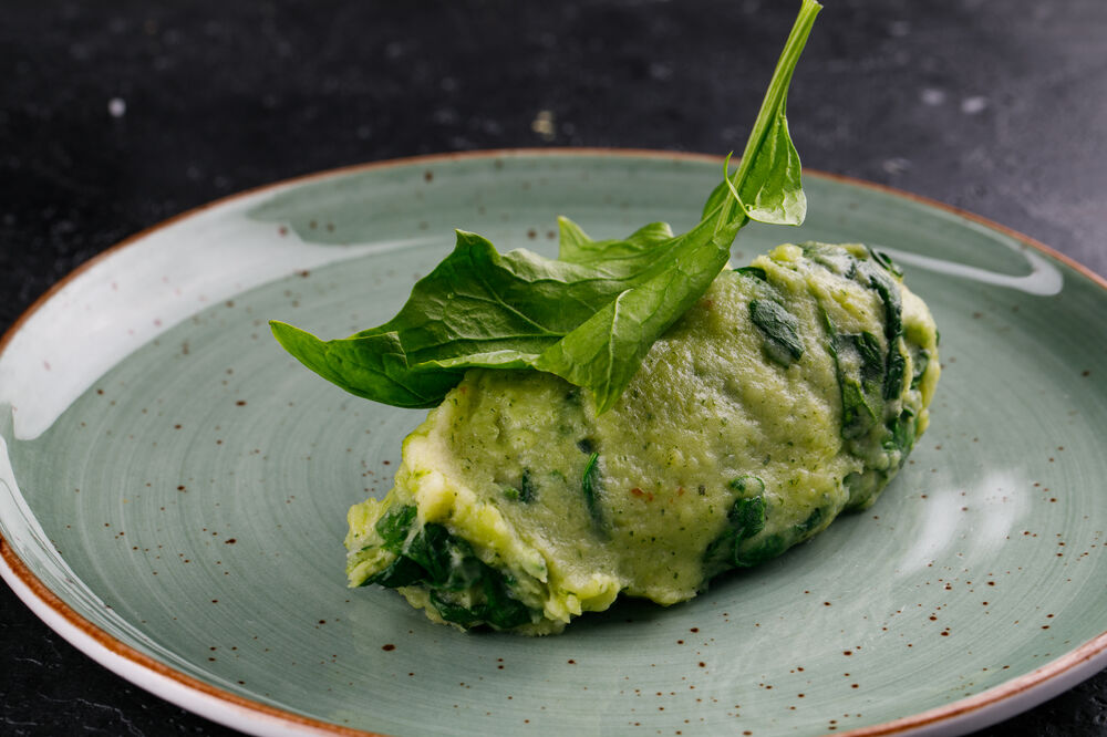 Mashed potatoes with spinach