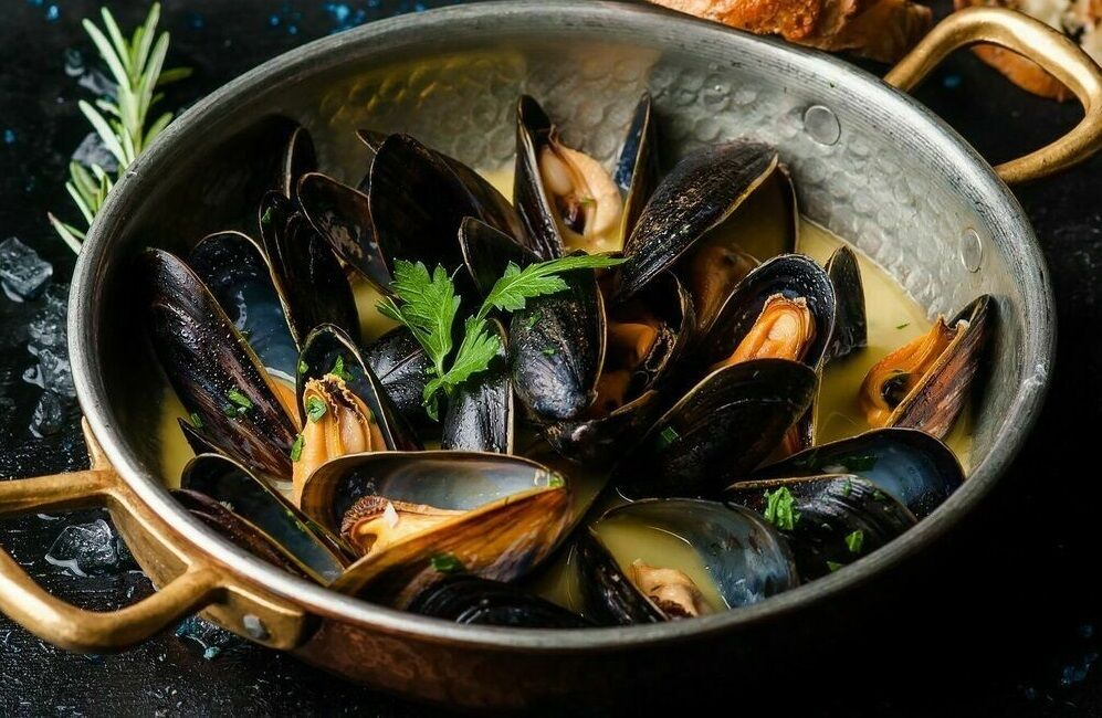 Mussels in white wine on promotion